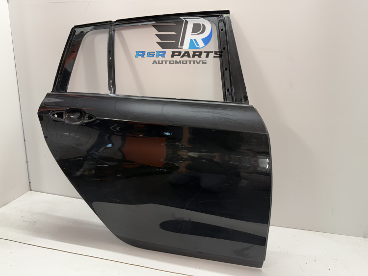Portier Rechts achter - (Bmw 2-Serie F46) - OEM:  41517392326 
