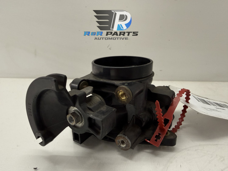Gasklephuis - Kunstof - Peugeot 107 / Citroen C1 / Toyota Aygo - OEM: 163618