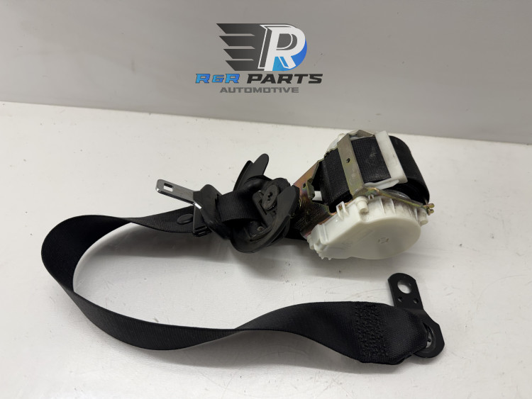 Gordel links voor - Bmw X3 (E83) - OEM: 72113448357 72113400711