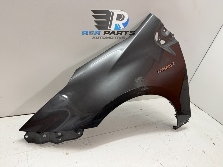 Voorscherm links - Toyota Prius (ZVW5) - OEM: 5380247110