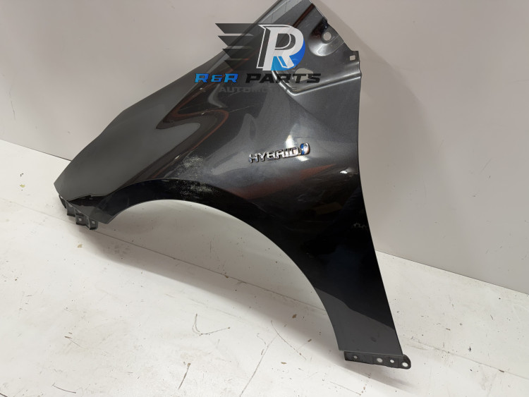 Voorscherm links - Toyota Prius (ZVW5) - OEM: 5380247110