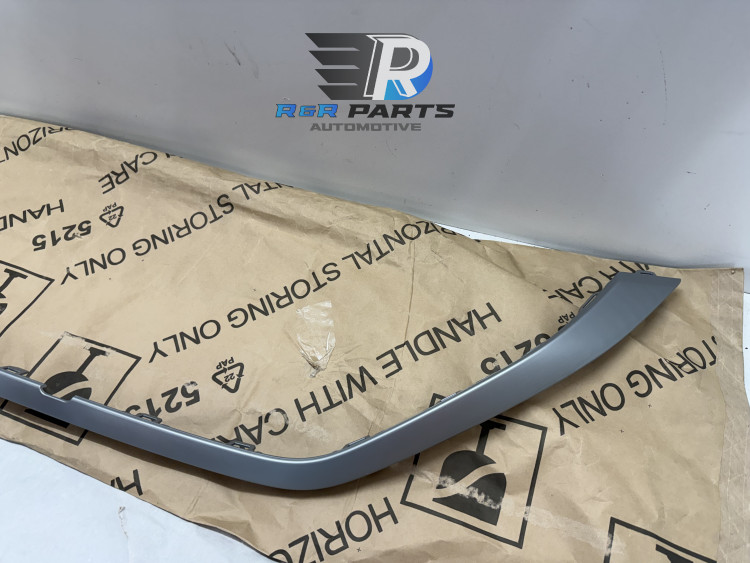 Voorbumper sierlijst - Zilver - Vw T-Roc - OEM: 2GA8075322UC