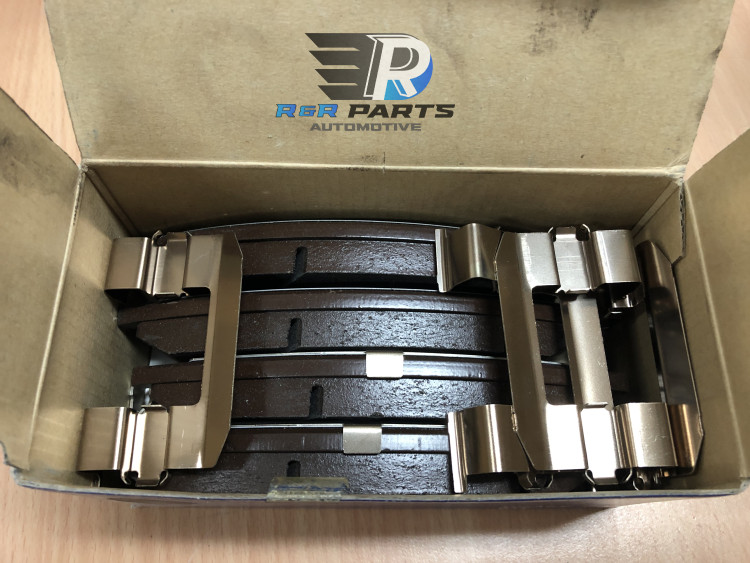 Set remblokken - Hyundai H200 / Santa FÉ I (sm) / Ssangyong Rexton - Voorzijde - OEM 5810126A30