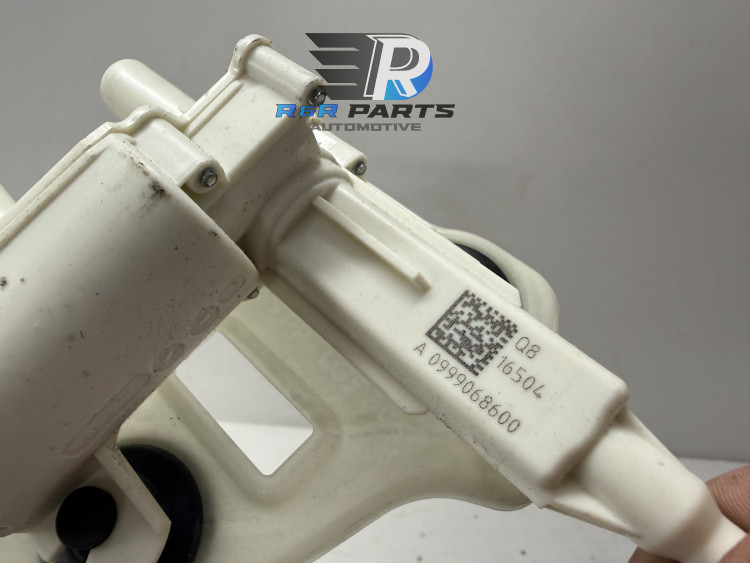 Achterklepslot motor - Mercedes - OEM: A0999068600