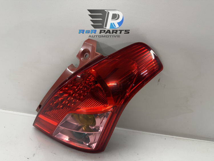 Achterlicht rechts - Helder - Suzuki Swift III - OEM: 3565073K00