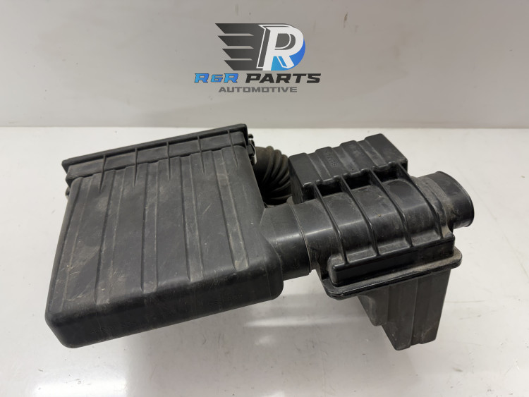 Luchtfilterhuis - Suzuki Swift III - OEM: 1370062J00