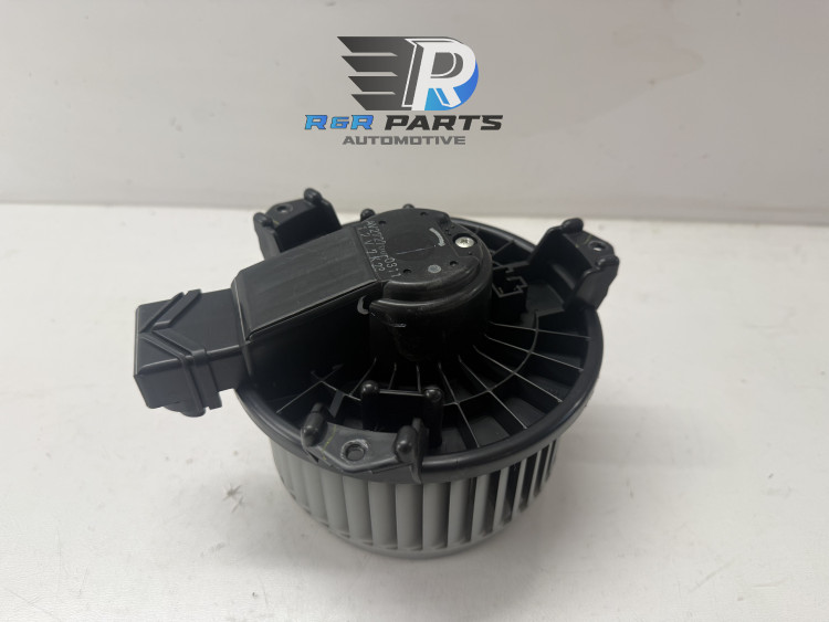 Kachelmotor - Toyota Yaris (P13) / Suzuki Swift III - OEM: 7415062JA0
