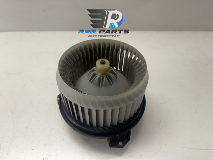 Kachelmotor - Toyota Yaris (P13) / Suzuki Swift III - OEM: 7415062JA0