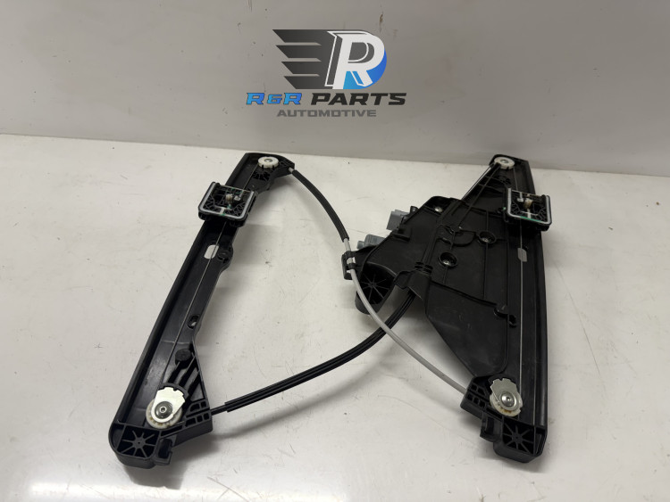 Raammechaniek links voor - Met motor - (Peugeot 208 II) - OEM: 9829043680