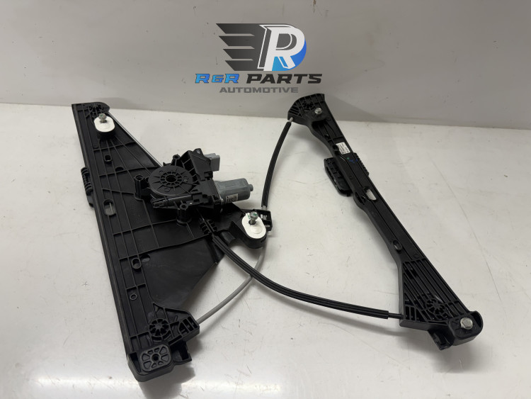 Raammechaniek links voor - Met motor - (Peugeot 208 II) - OEM: 9829043680